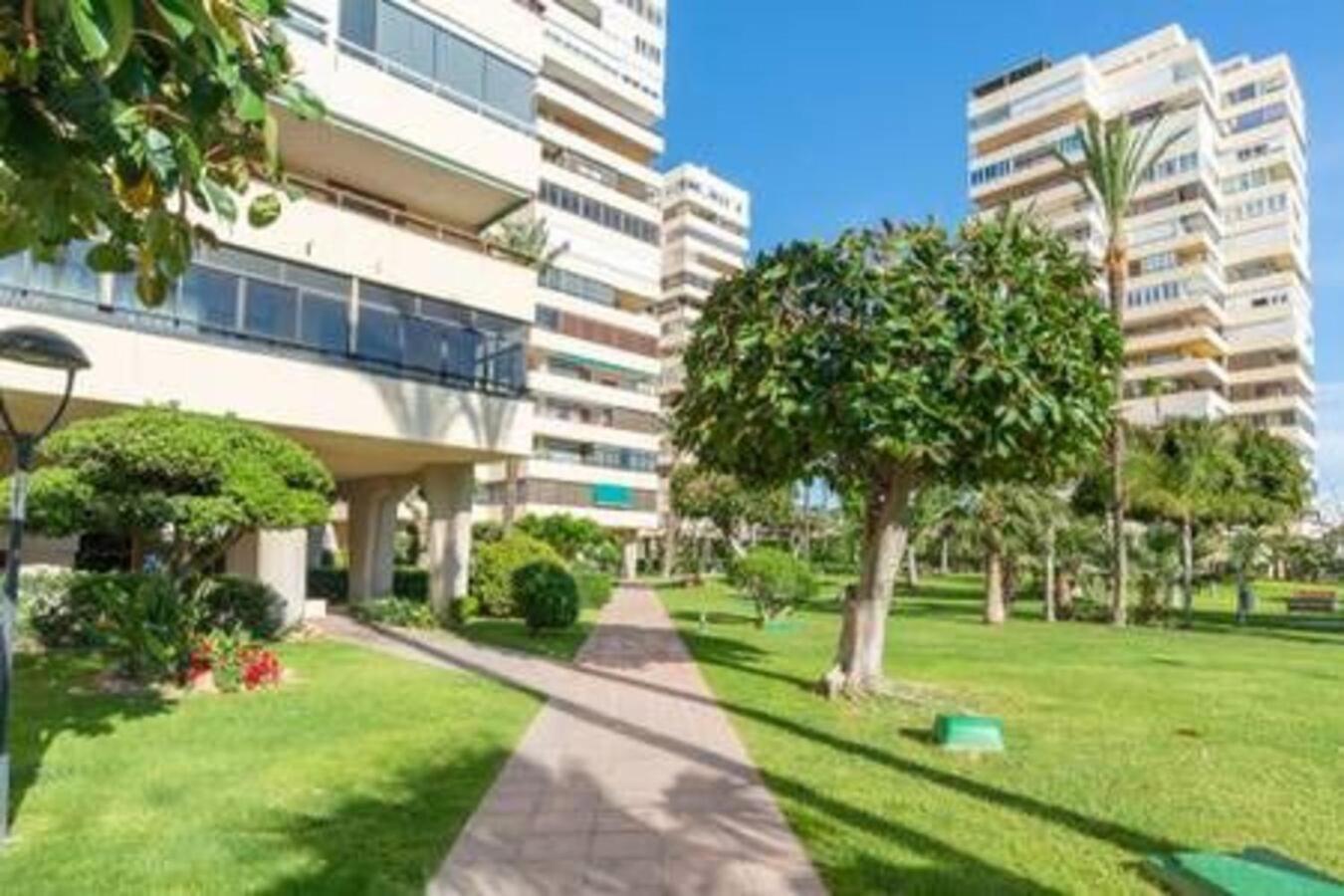 טורמולינוס Playamar Waterfront Exclusive Apartment And Views Tower 2 Fl 14 מראה חיצוני תמונה