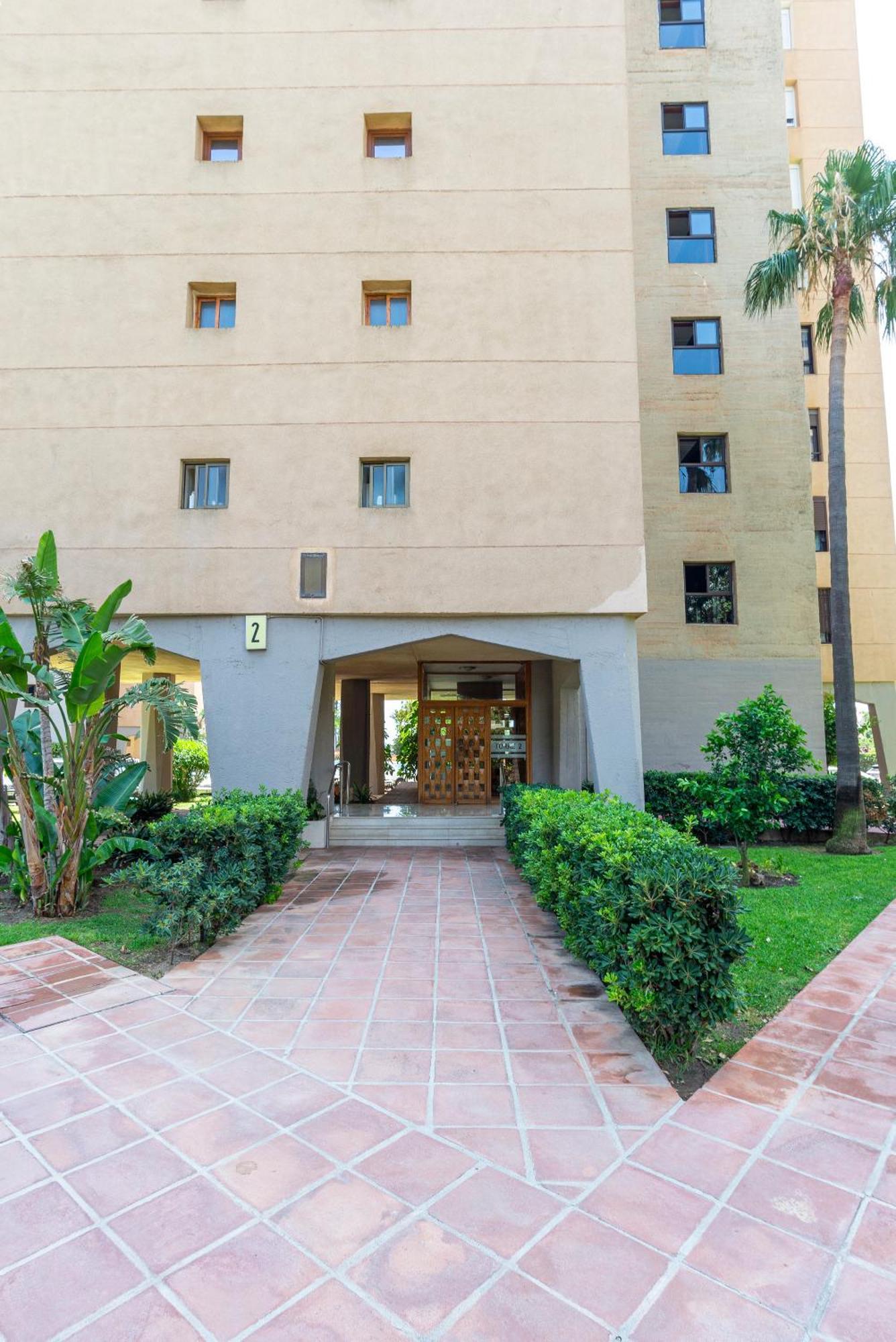 טורמולינוס Playamar Waterfront Exclusive Apartment And Views Tower 2 Fl 14 מראה חיצוני תמונה